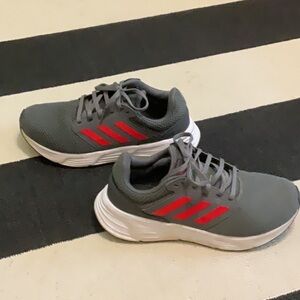 Men’s Adidas Running Shoes 8 with Cloudfoam